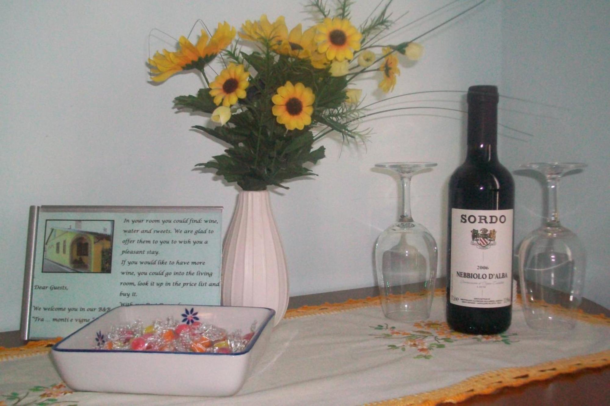 Tra... Monti E Vigne Bed & Breakfast ลามอร์รา ภายนอก รูปภาพ